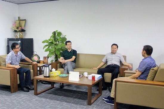 寧波市政府、市外經(jīng)貿(mào)局領(lǐng)導(dǎo)蒞臨我集團(tuán)調(diào)研考察